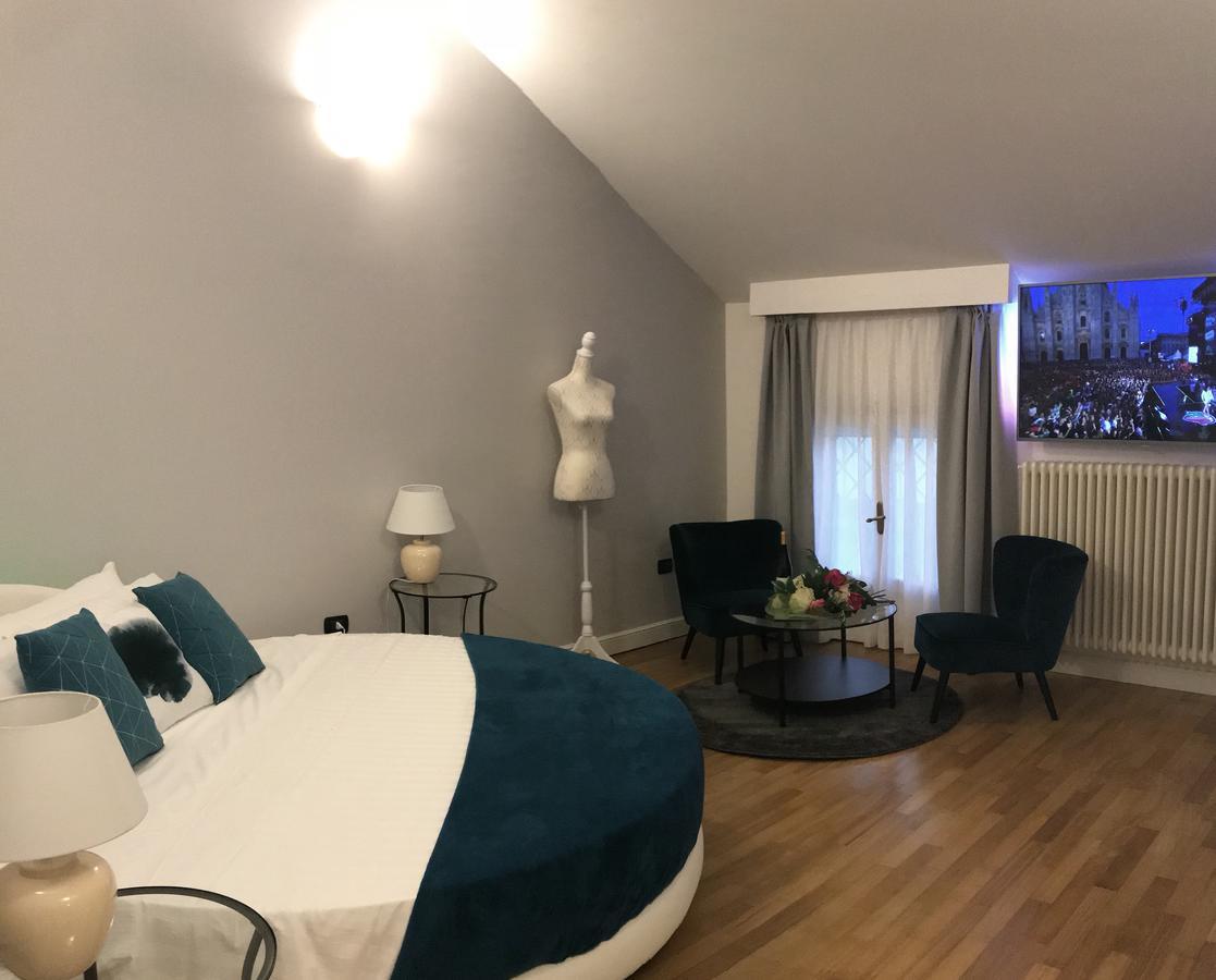 Marina Centro Suite Римини Экстерьер фото